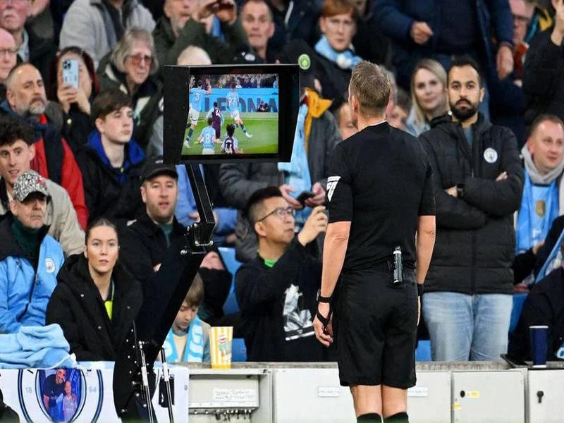 瓜帅：VAR做出判罚就只能接受 终场和裁判交流？一切都很好